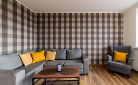 Osiedle Batorego Spacious Apartment by BookingHost